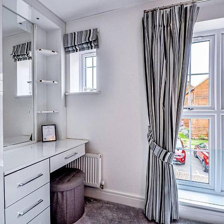 Entire House Sleeps 8 Near The River Thames Maidenhead Buitenkant foto