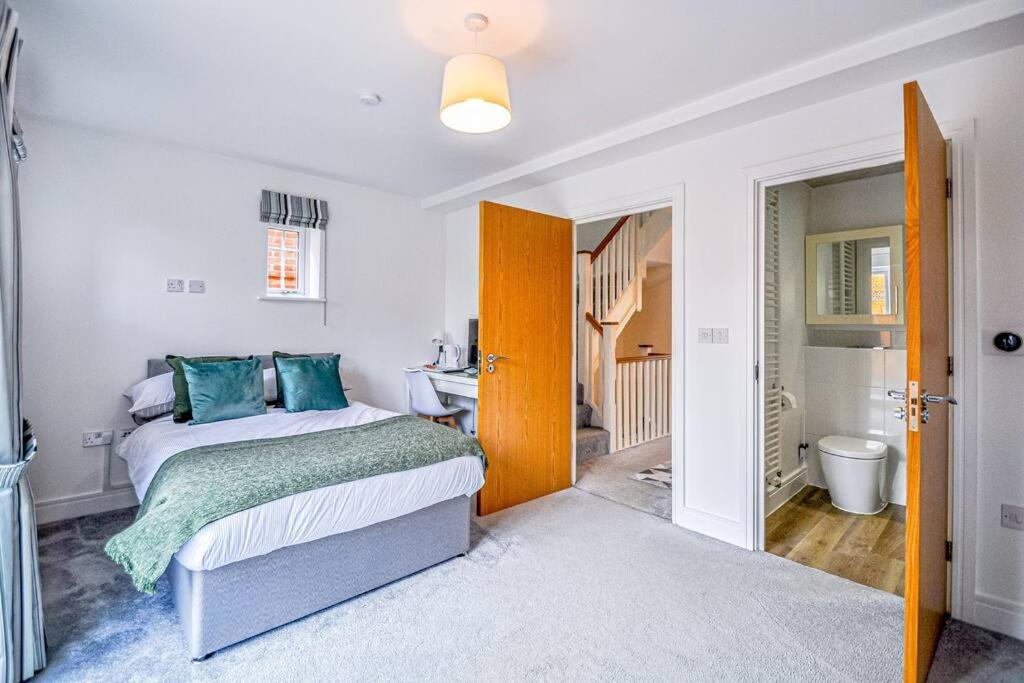 Entire House Sleeps 8 Near The River Thames Maidenhead Buitenkant foto
