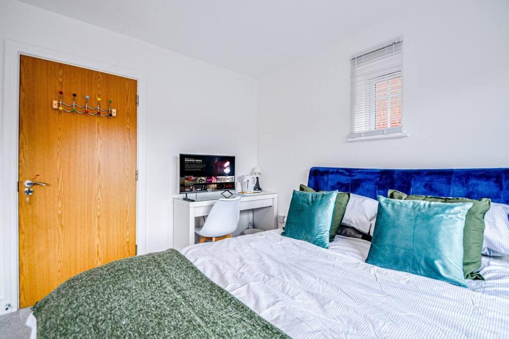 Entire House Sleeps 8 Near The River Thames Maidenhead Buitenkant foto