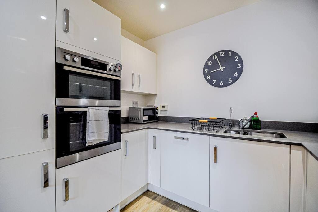 Entire House Sleeps 8 Near The River Thames Maidenhead Buitenkant foto