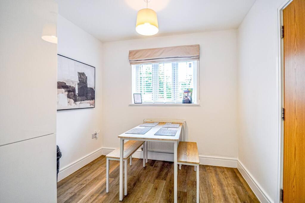 Entire House Sleeps 8 Near The River Thames Maidenhead Buitenkant foto