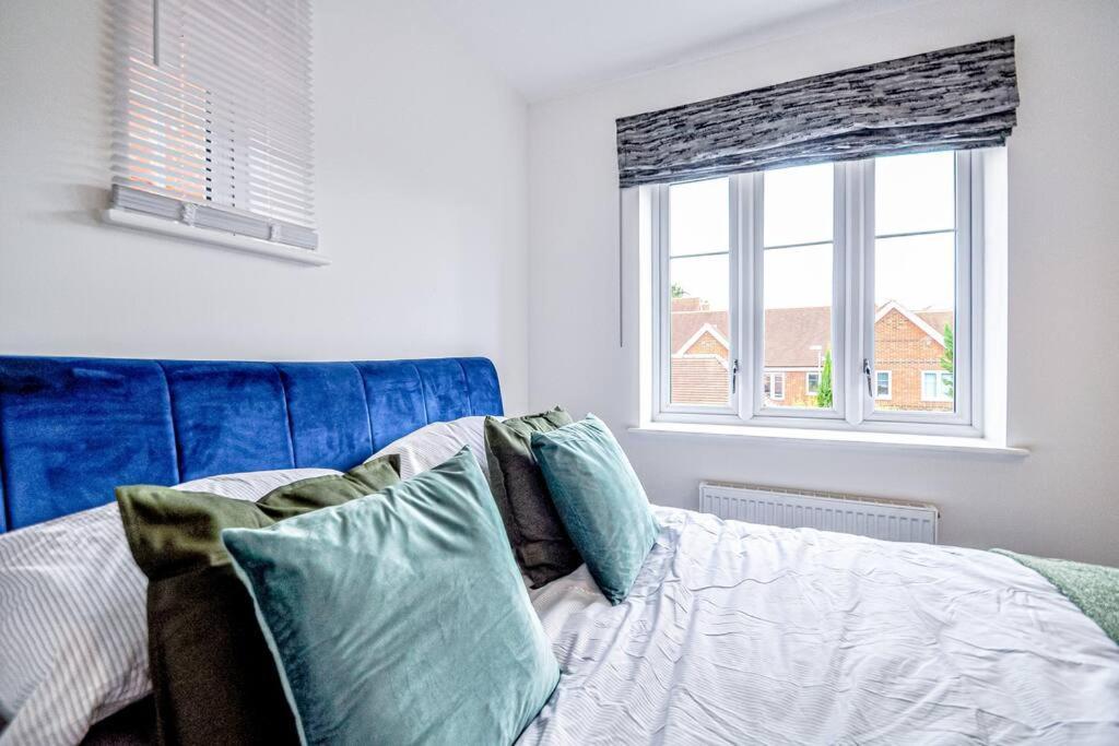 Entire House Sleeps 8 Near The River Thames Maidenhead Buitenkant foto