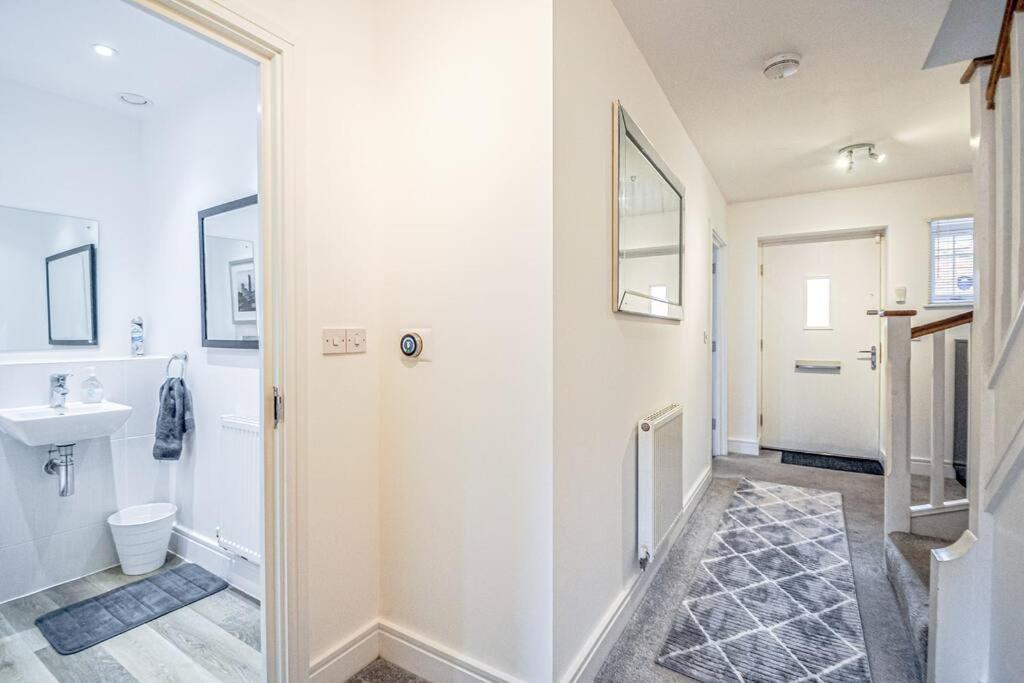 Entire House Sleeps 8 Near The River Thames Maidenhead Buitenkant foto