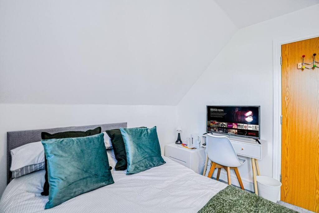 Entire House Sleeps 8 Near The River Thames Maidenhead Buitenkant foto