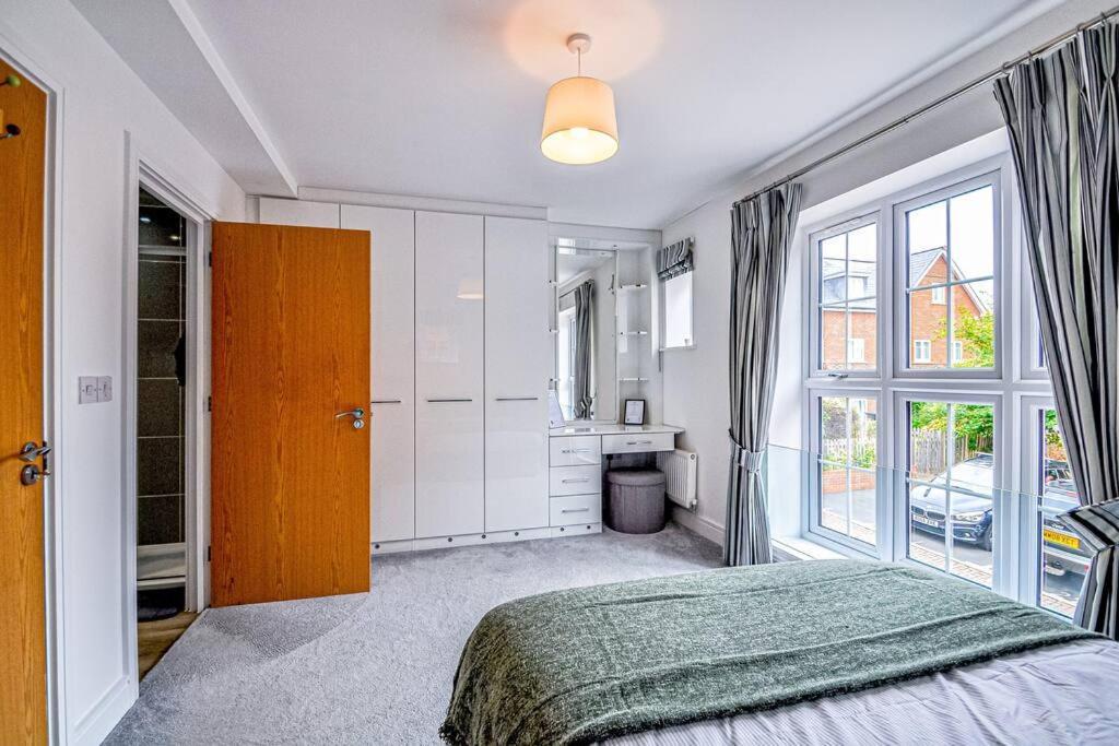 Entire House Sleeps 8 Near The River Thames Maidenhead Buitenkant foto