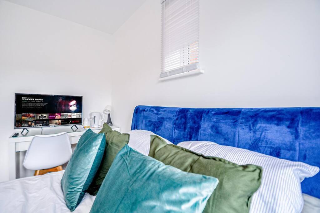 Entire House Sleeps 8 Near The River Thames Maidenhead Buitenkant foto