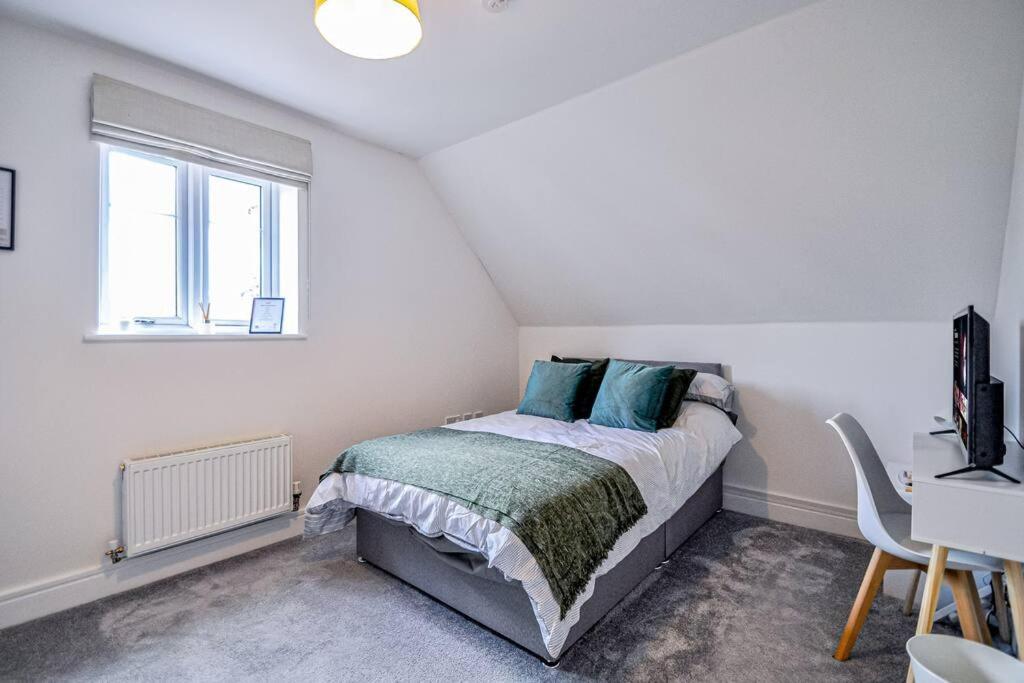 Entire House Sleeps 8 Near The River Thames Maidenhead Buitenkant foto