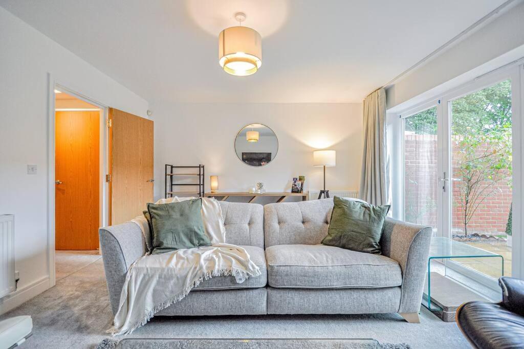 Entire House Sleeps 8 Near The River Thames Maidenhead Buitenkant foto