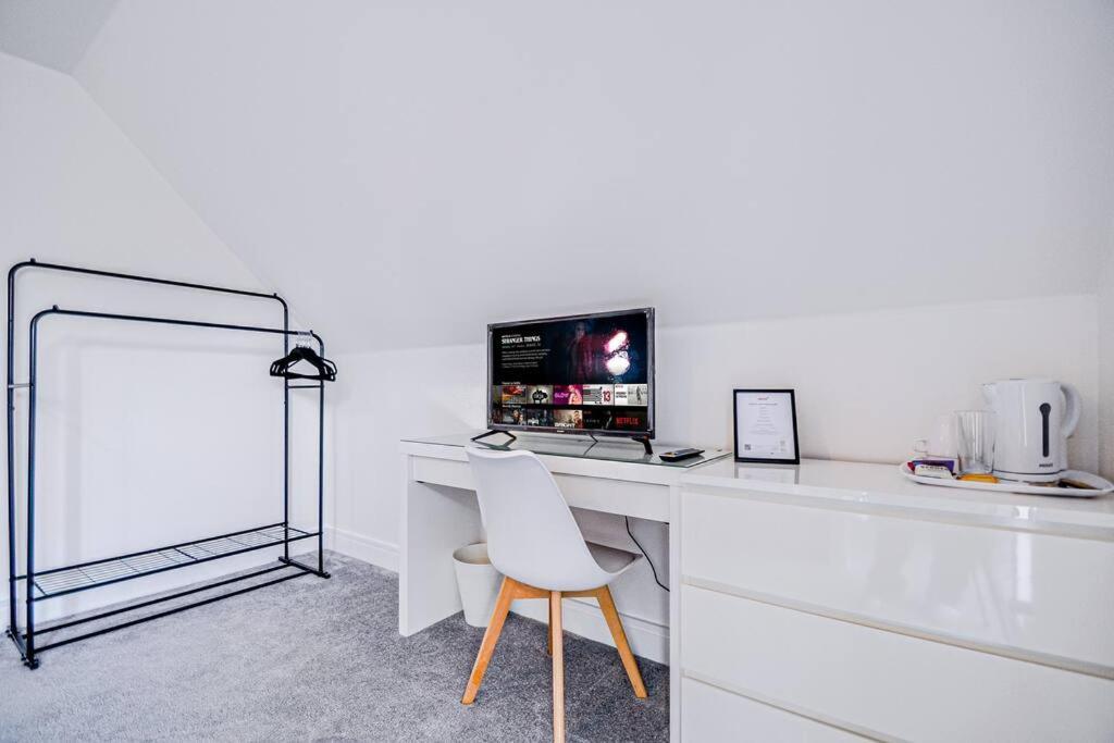 Entire House Sleeps 8 Near The River Thames Maidenhead Buitenkant foto