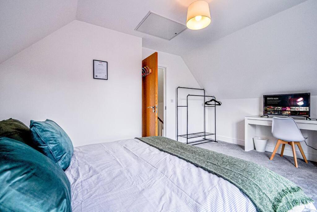 Entire House Sleeps 8 Near The River Thames Maidenhead Buitenkant foto