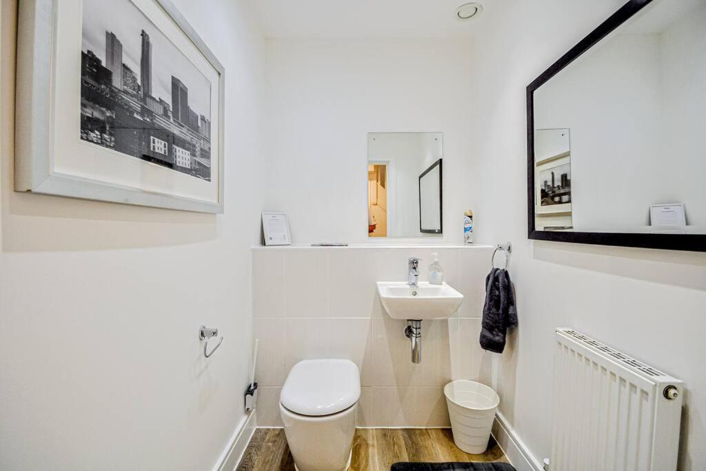 Entire House Sleeps 8 Near The River Thames Maidenhead Buitenkant foto