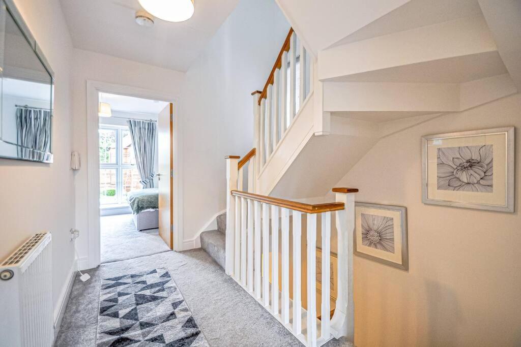 Entire House Sleeps 8 Near The River Thames Maidenhead Buitenkant foto